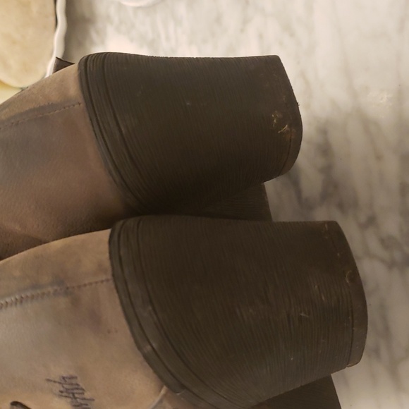 BLOWFISH - Picture 4 of 5